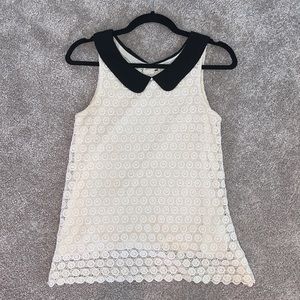 Lace tank top with black collar
